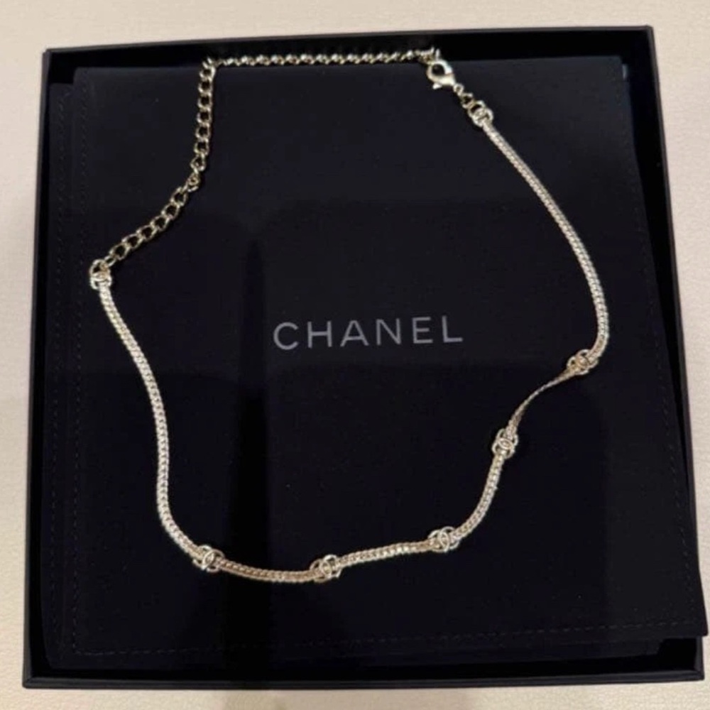 CHANEL Gold Choker Chain Necklace